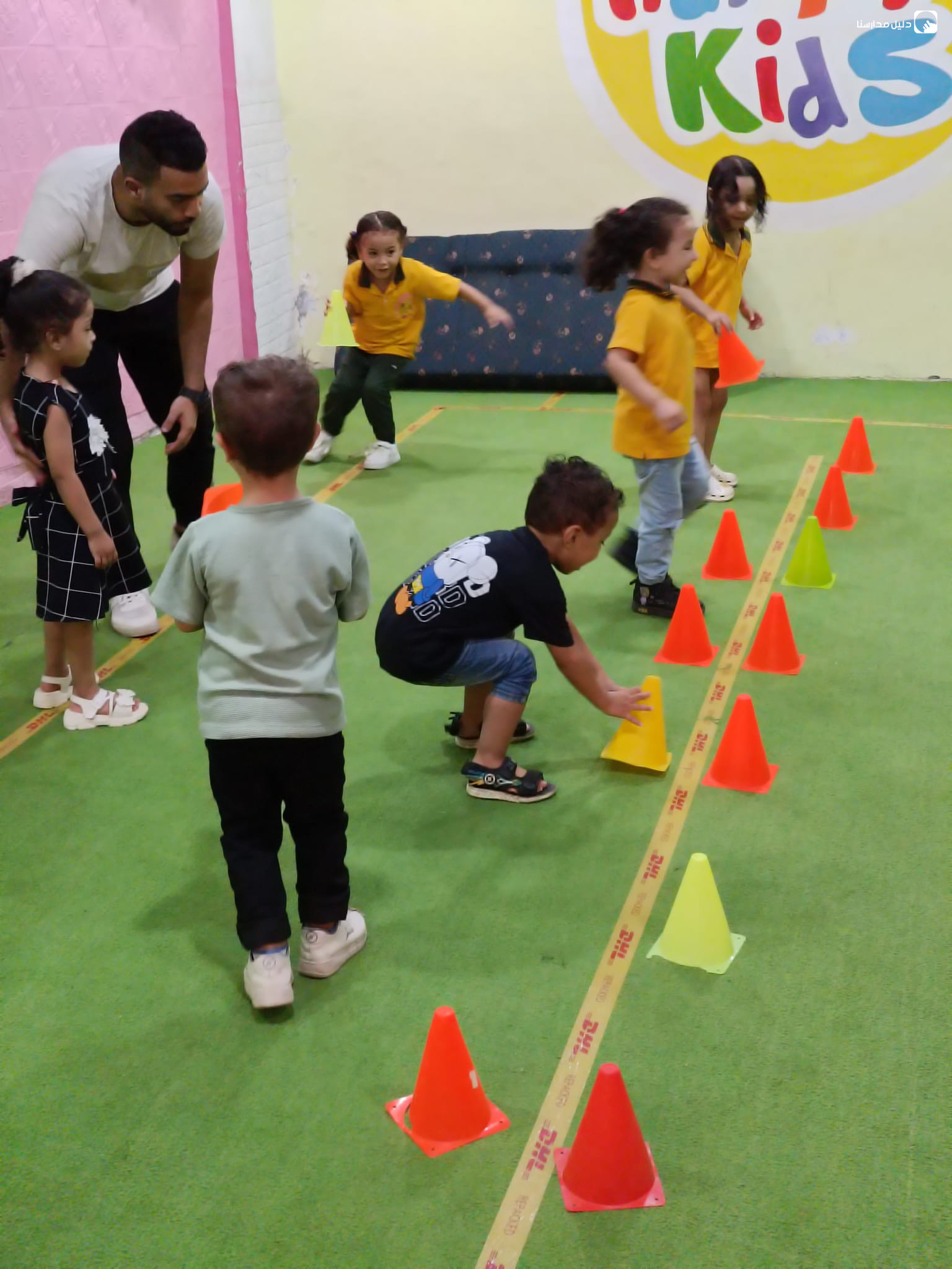 حضانة الاطفال السعداء slide 4