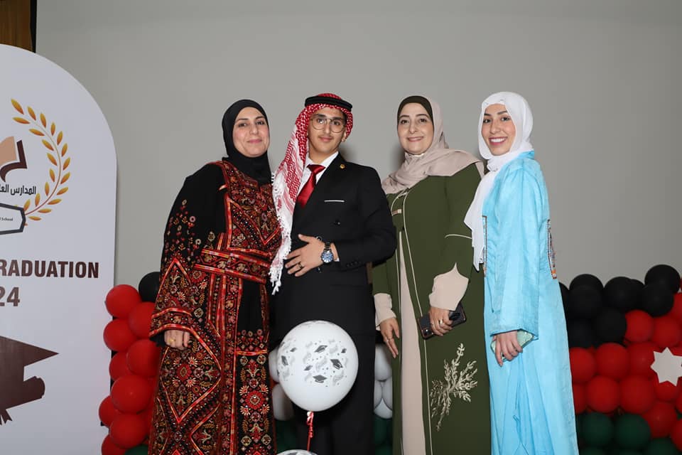 المدرسة العلمية النموذجية. slide 4