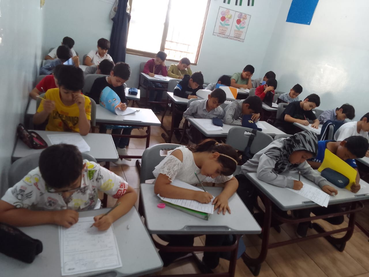 روضة ومدرسة جوهرة المعرفة النموذجية slide 2