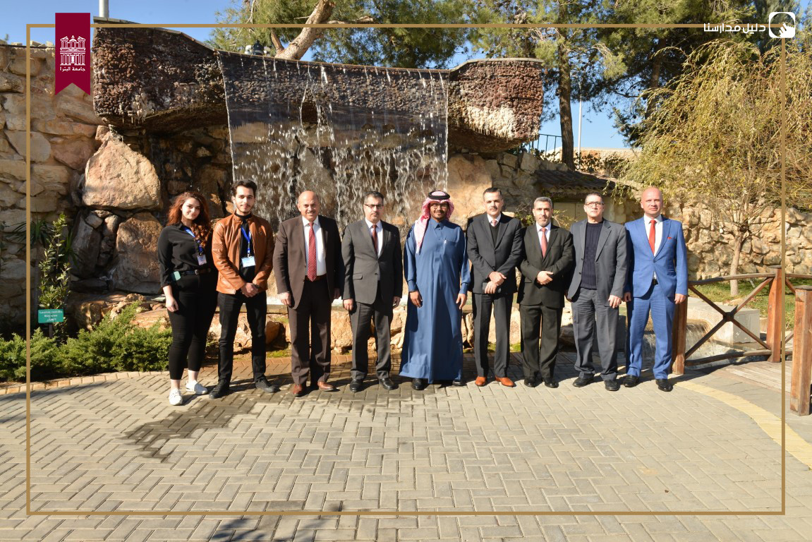 جامعة البترا slide 3